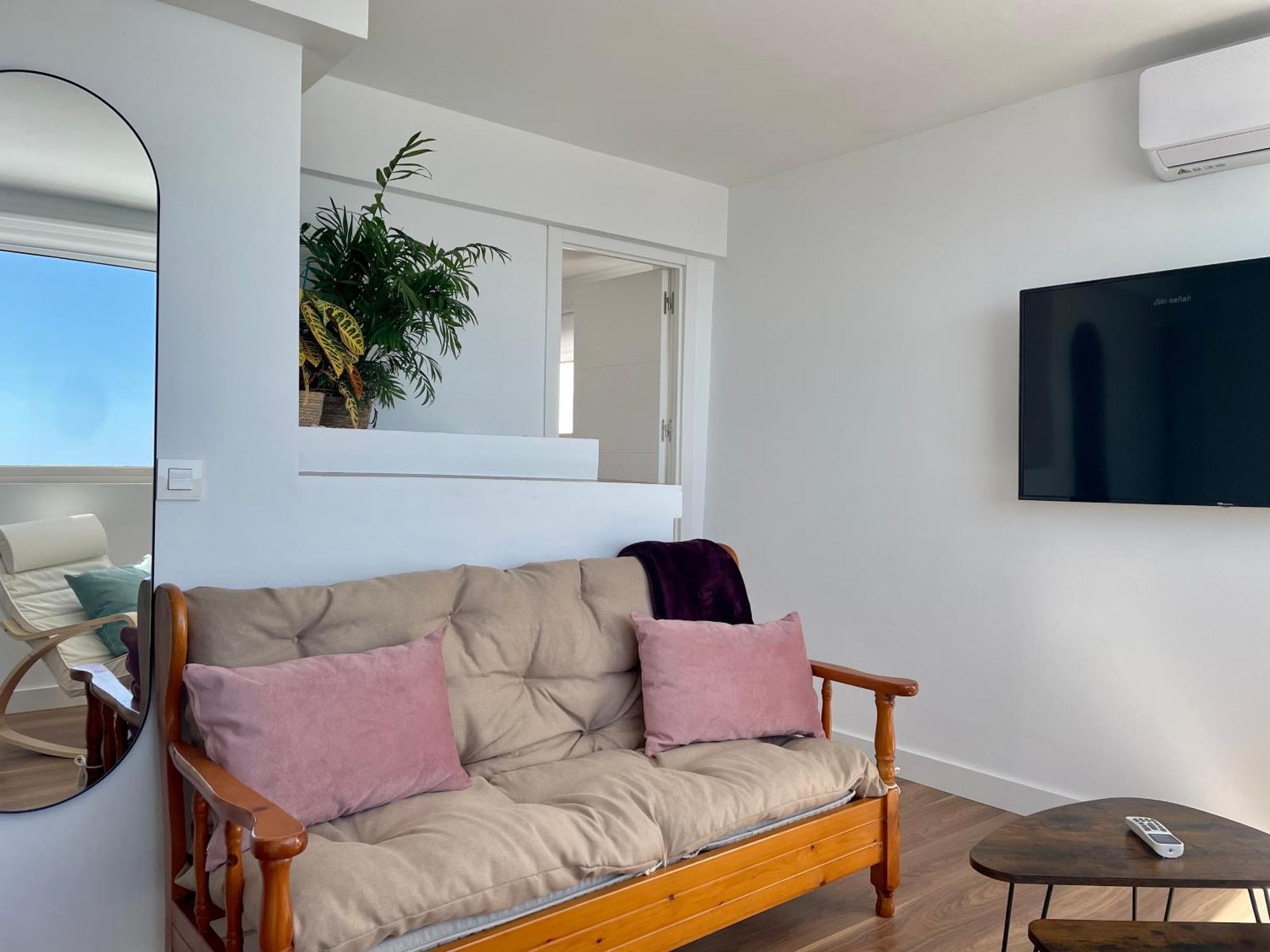 Apartamento Calma Carihuela Beach - 10 Metros De La Playa Torremolinos Dış mekan fotoğraf