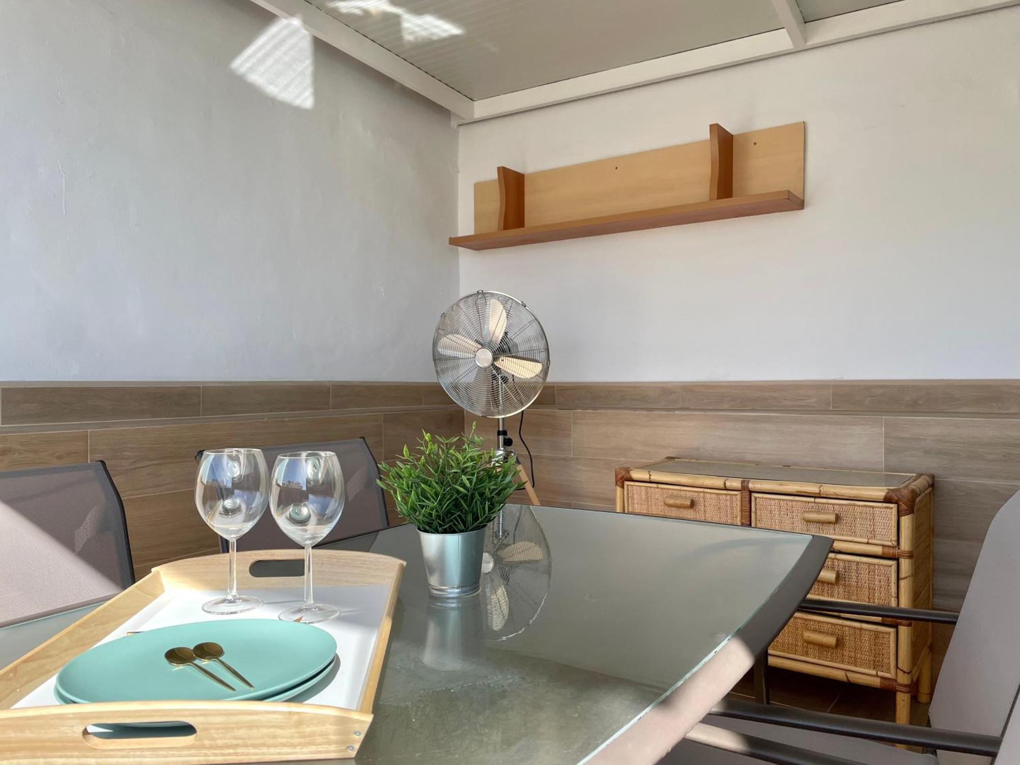 Apartamento Calma Carihuela Beach - 10 Metros De La Playa Torremolinos Dış mekan fotoğraf