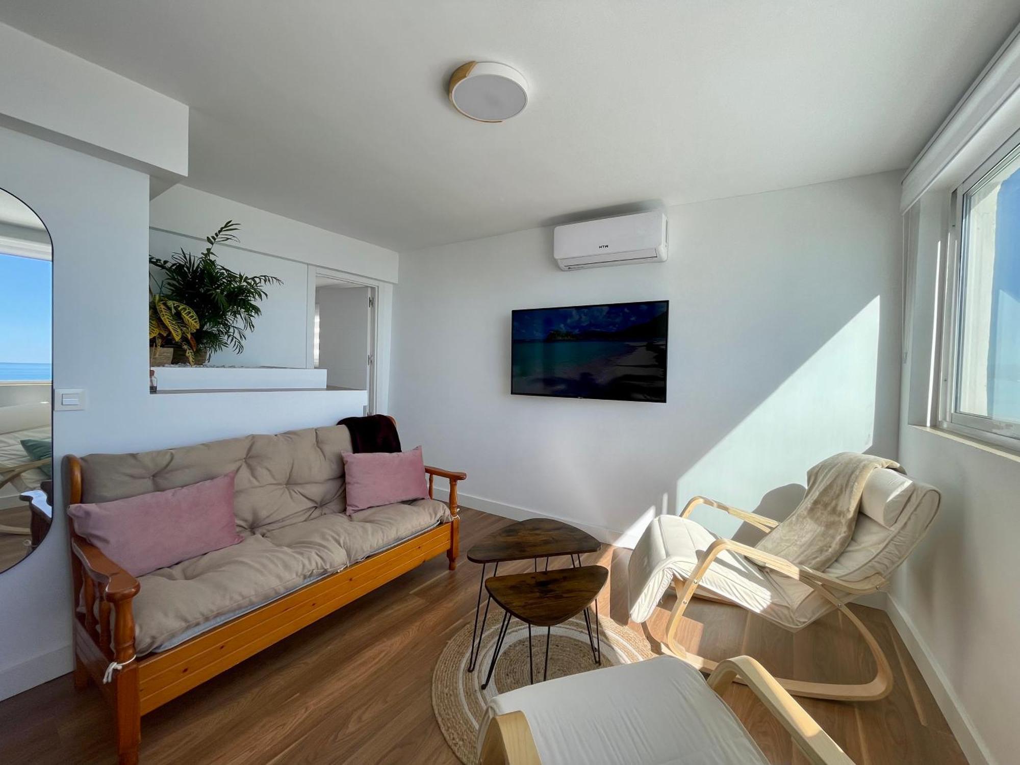 Apartamento Calma Carihuela Beach - 10 Metros De La Playa Torremolinos Dış mekan fotoğraf