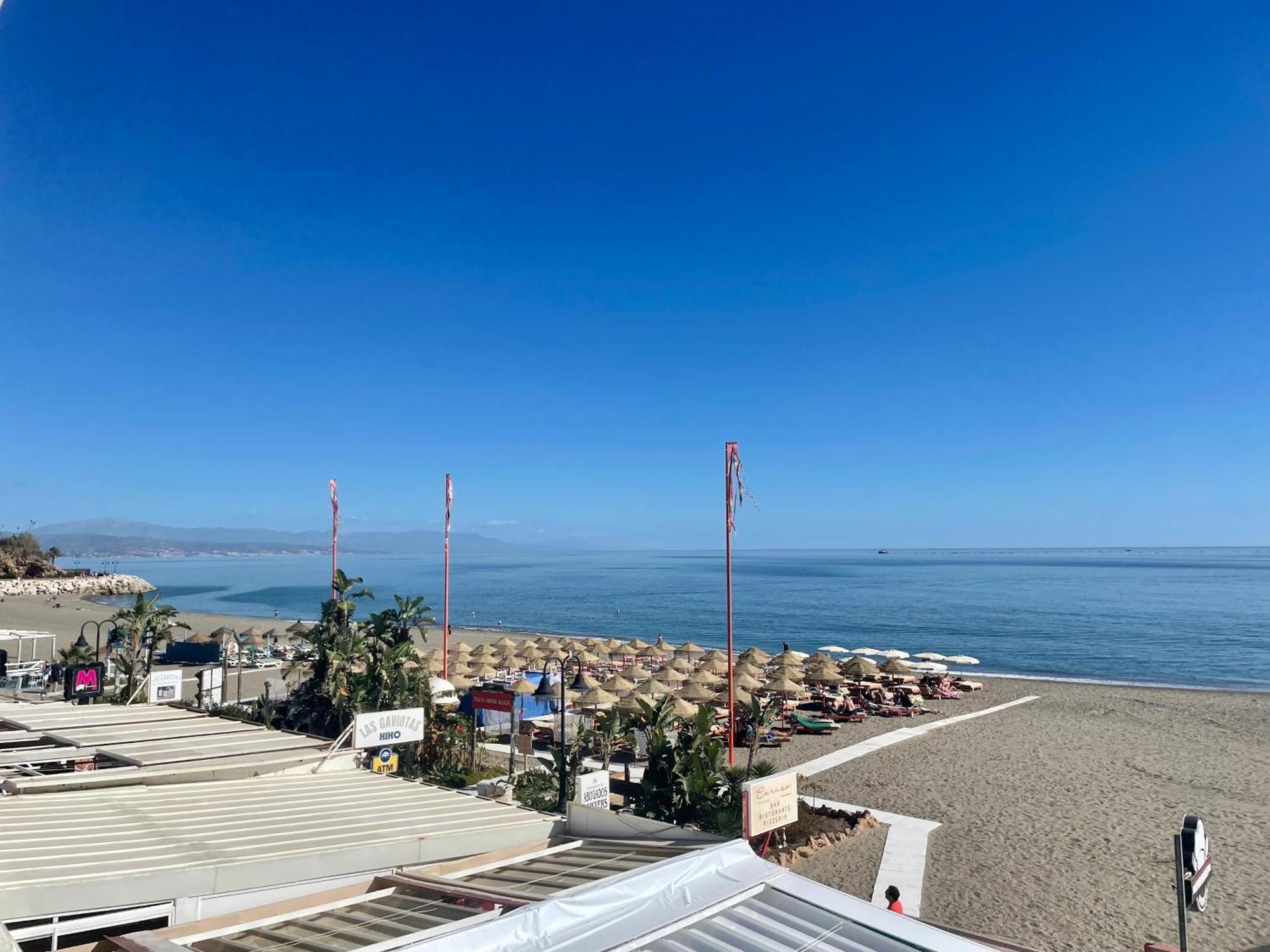 Apartamento Calma Carihuela Beach - 10 Metros De La Playa Torremolinos Dış mekan fotoğraf