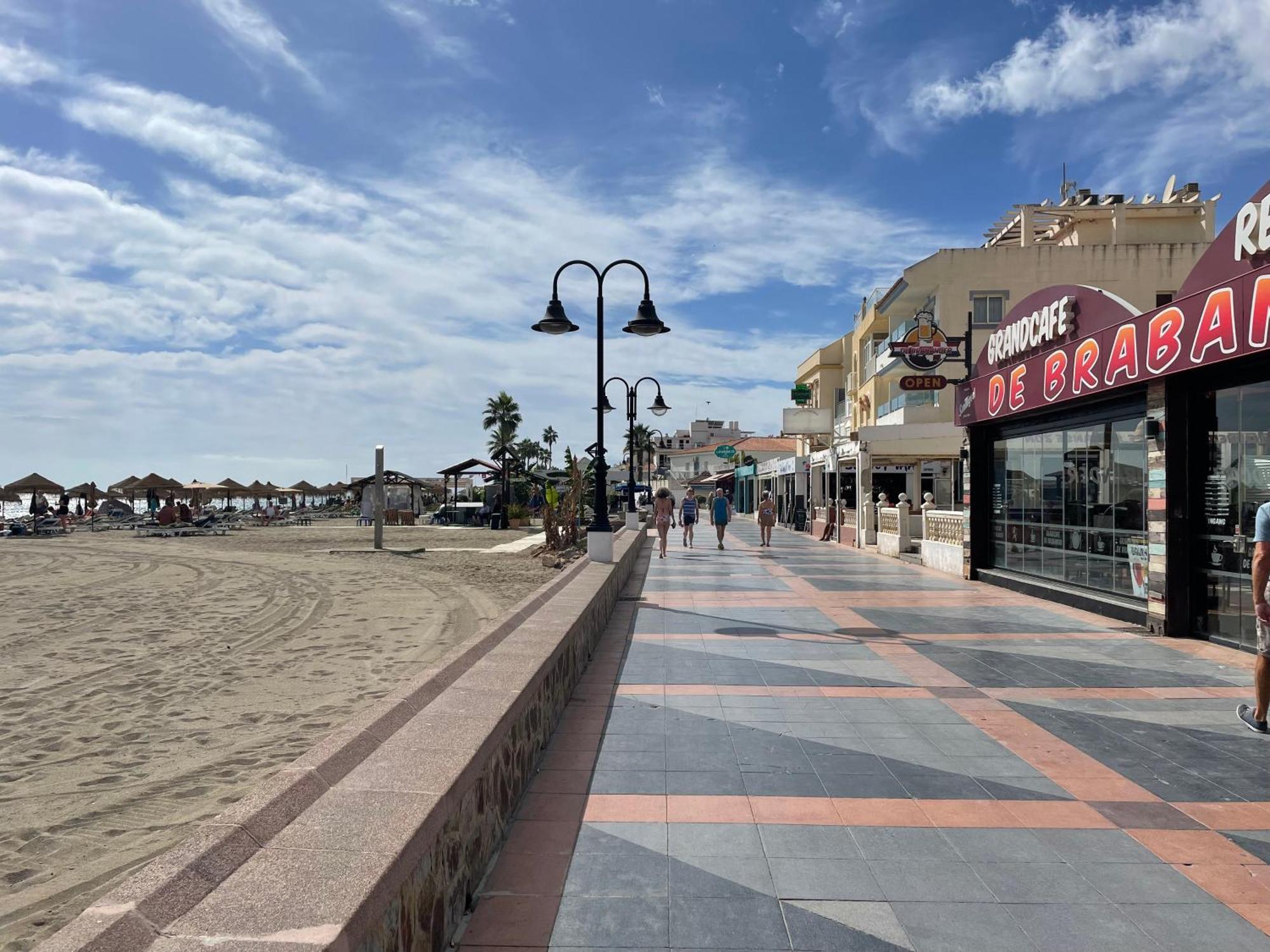 Apartamento Calma Carihuela Beach - 10 Metros De La Playa Torremolinos Dış mekan fotoğraf