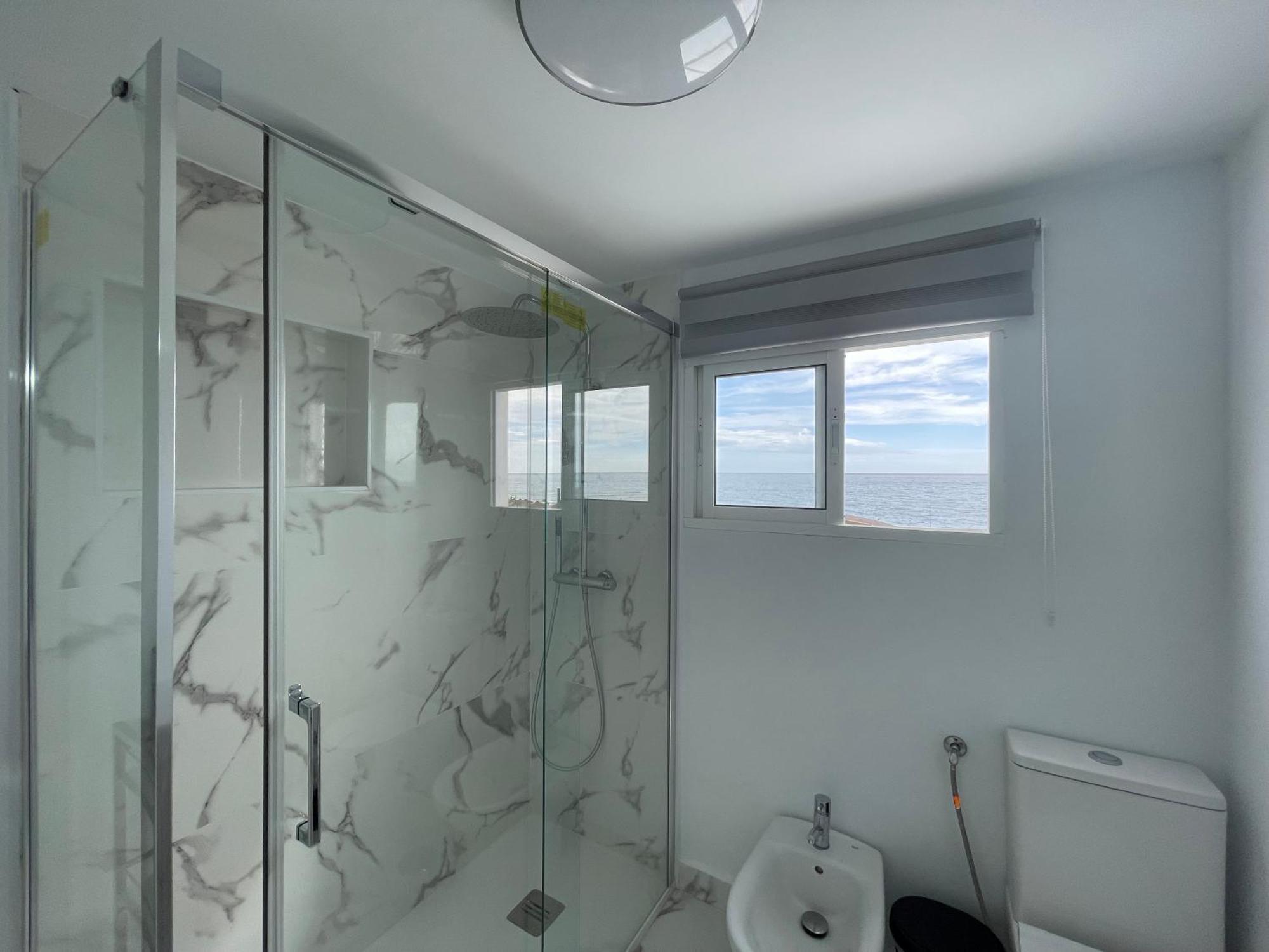 Apartamento Calma Carihuela Beach - 10 Metros De La Playa Torremolinos Dış mekan fotoğraf
