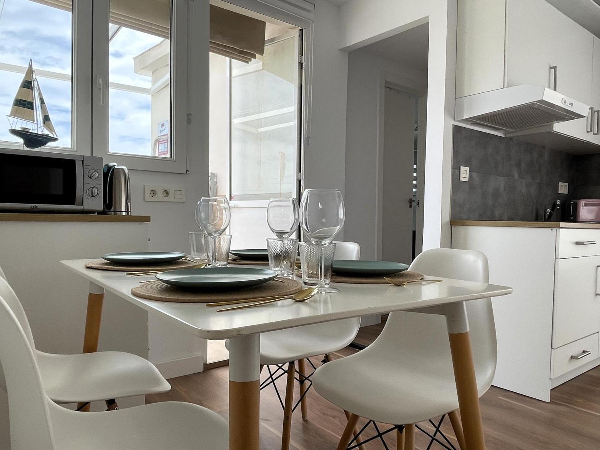 Apartamento Calma Carihuela Beach - 10 Metros De La Playa Torremolinos Dış mekan fotoğraf